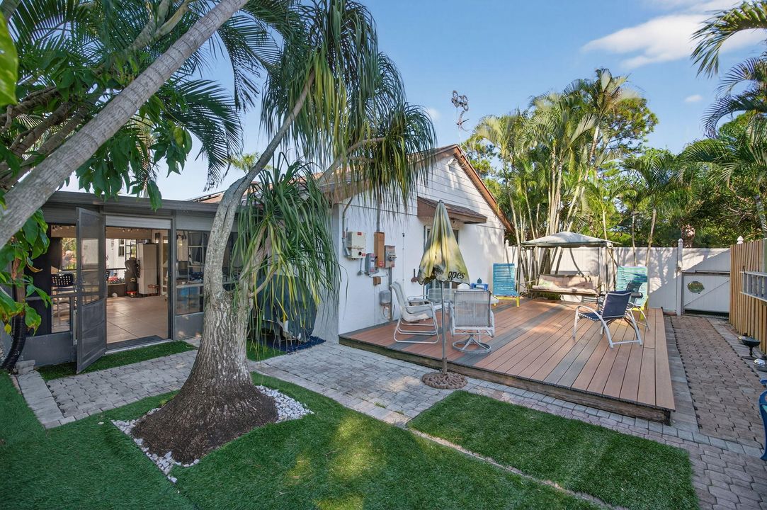 For Sale: $499,000 (2 beds, 2 baths, 1220 Square Feet)