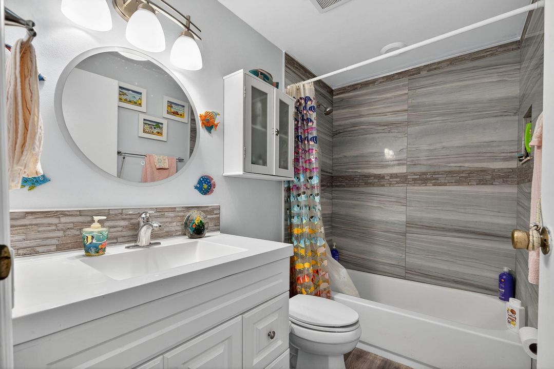 For Sale: $499,000 (2 beds, 2 baths, 1220 Square Feet)