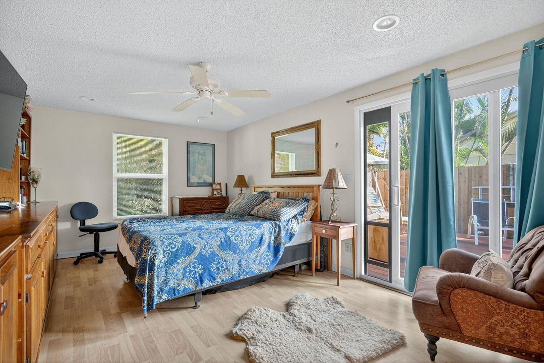 For Sale: $499,000 (2 beds, 2 baths, 1220 Square Feet)