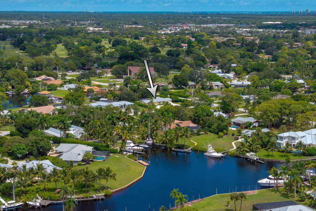 For Sale: $995,000 (4 beds, 3 baths, 2725 Square Feet)