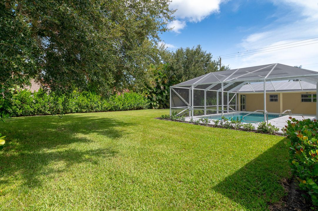 For Sale: $995,000 (4 beds, 3 baths, 2725 Square Feet)