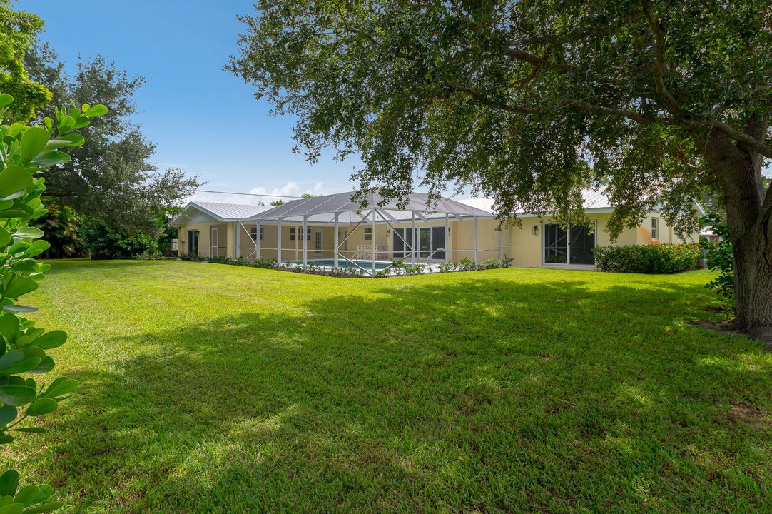 For Sale: $995,000 (4 beds, 3 baths, 2725 Square Feet)