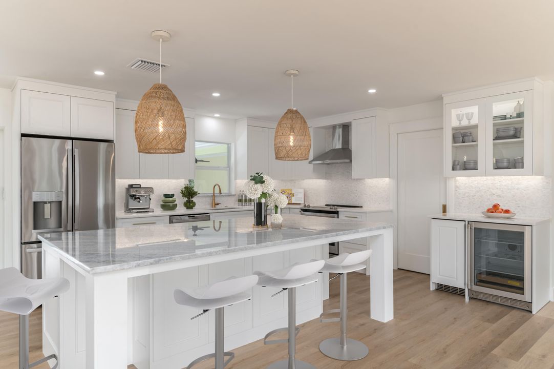 For Sale: $995,000 (4 beds, 3 baths, 2725 Square Feet)