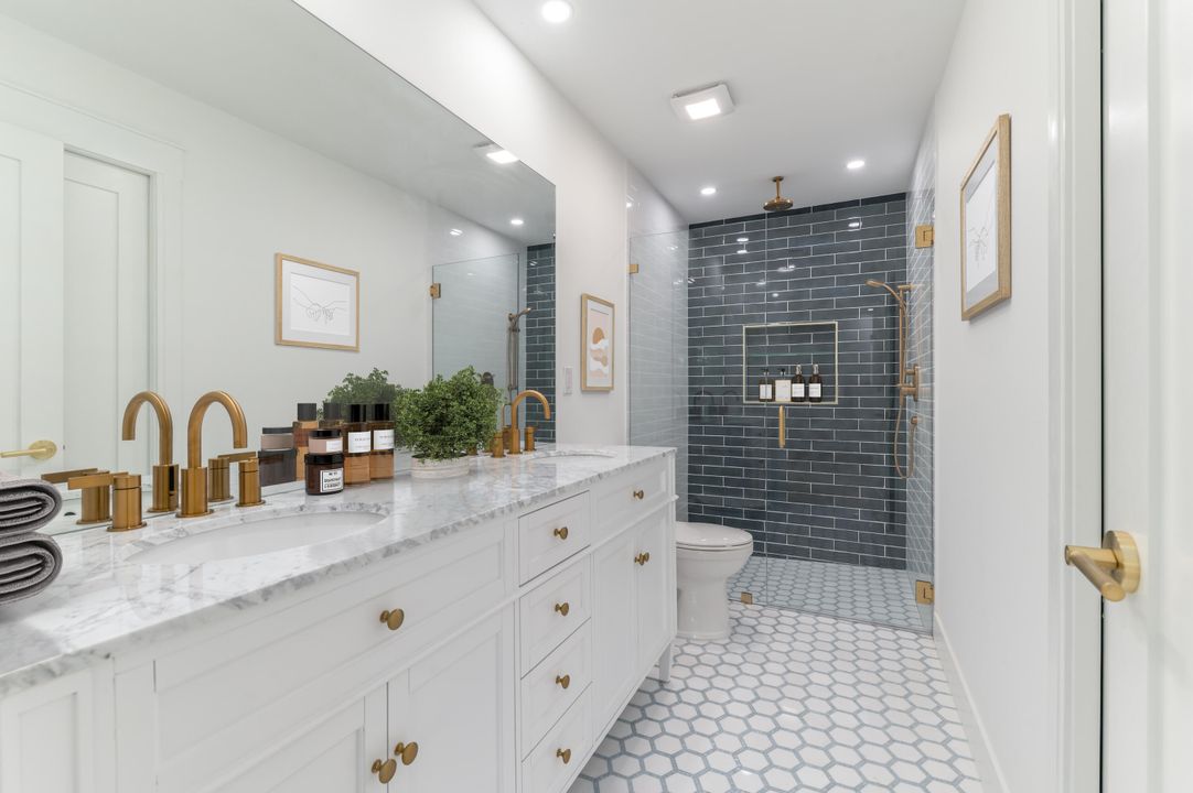 For Sale: $995,000 (4 beds, 3 baths, 2725 Square Feet)