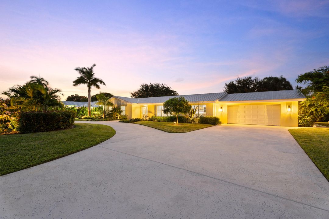 For Sale: $995,000 (4 beds, 3 baths, 2725 Square Feet)