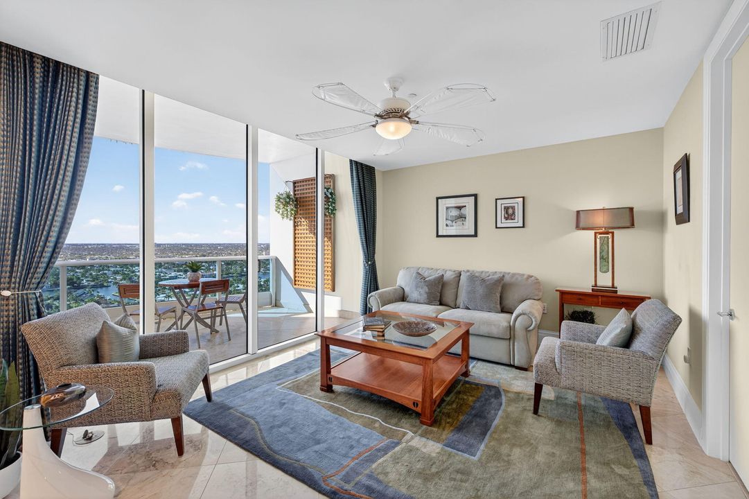 待售: $2,650,000 (3 贝兹, 4 浴室, 2572 平方英尺)