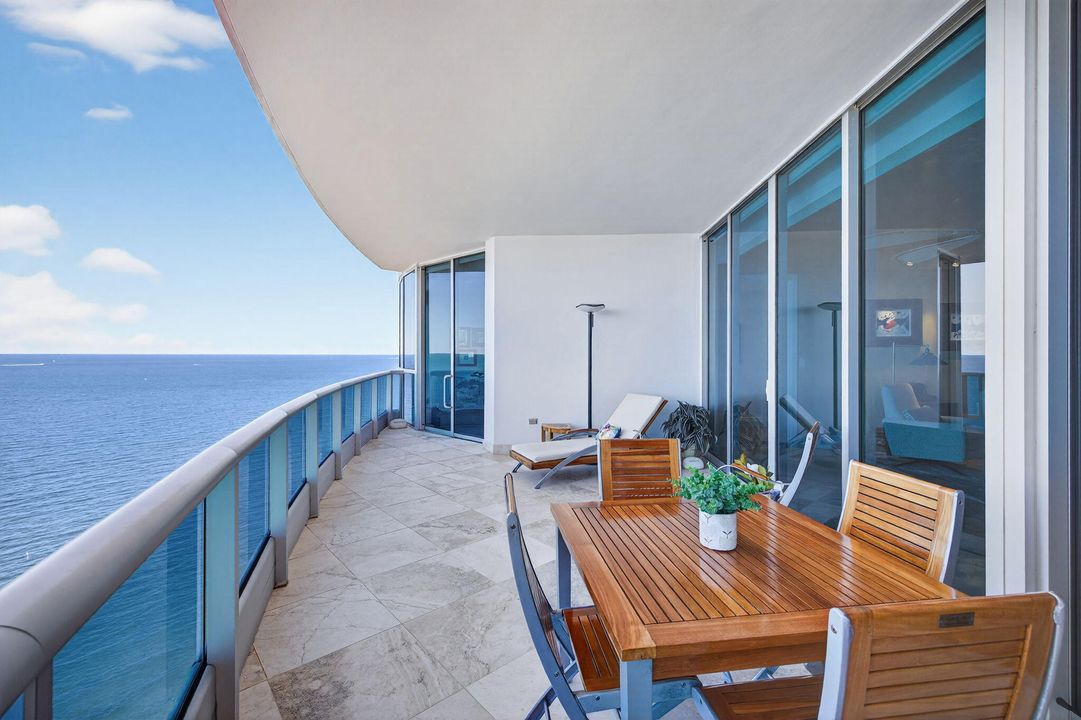 待售: $2,650,000 (3 贝兹, 4 浴室, 2572 平方英尺)