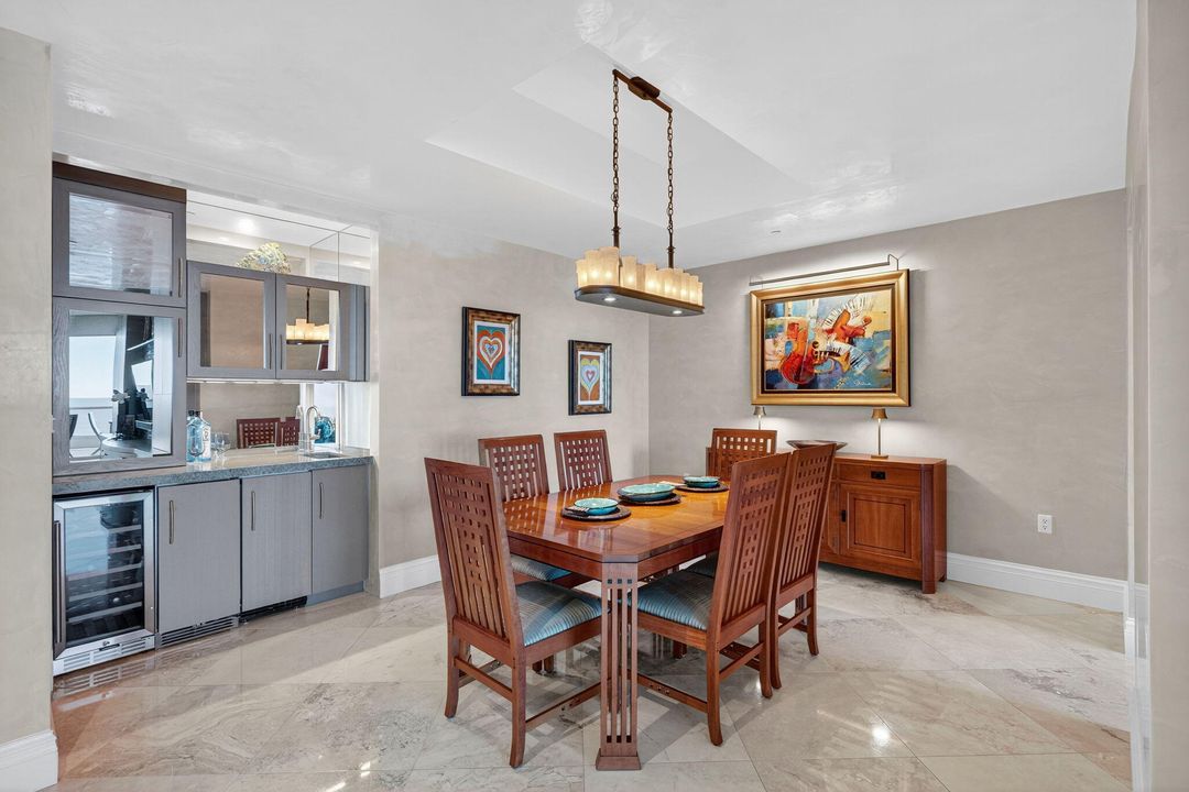 待售: $2,650,000 (3 贝兹, 4 浴室, 2572 平方英尺)