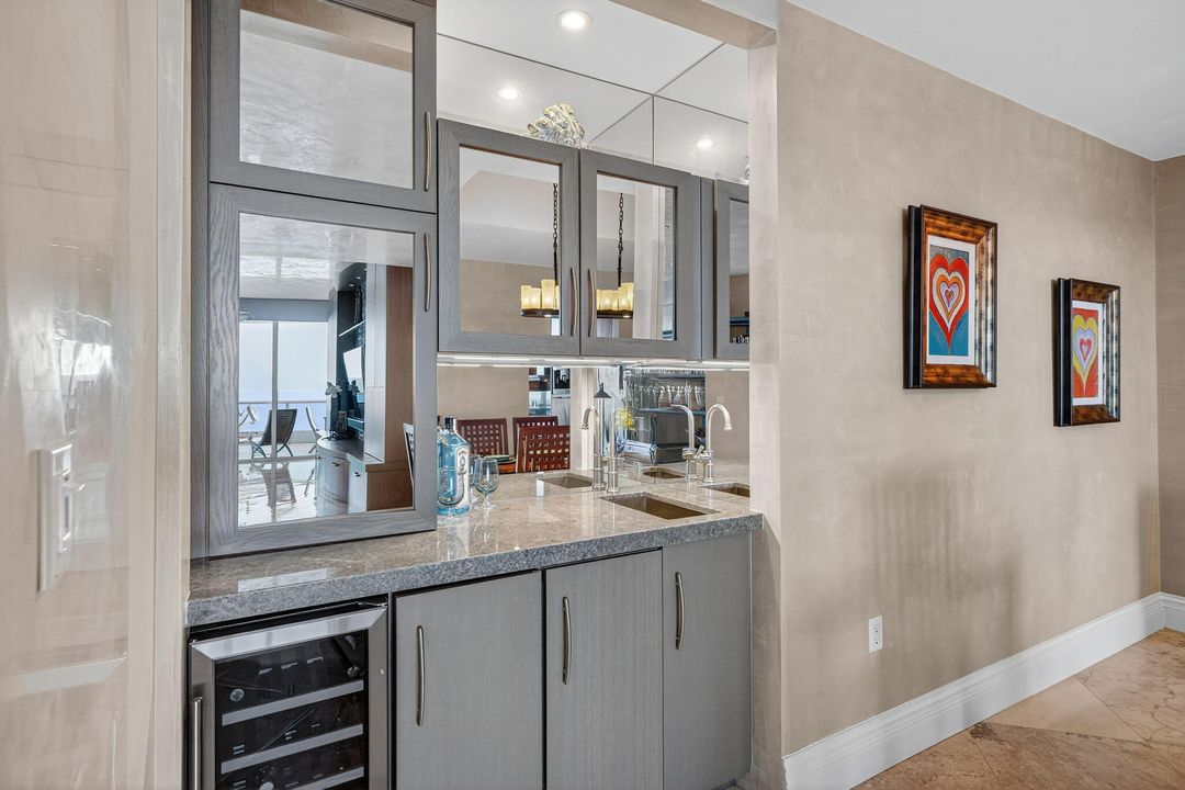 待售: $2,650,000 (3 贝兹, 4 浴室, 2572 平方英尺)