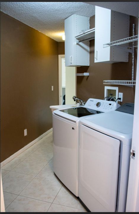 出租: $3,350 (3 贝兹, 2 浴室, 1504 平方英尺)