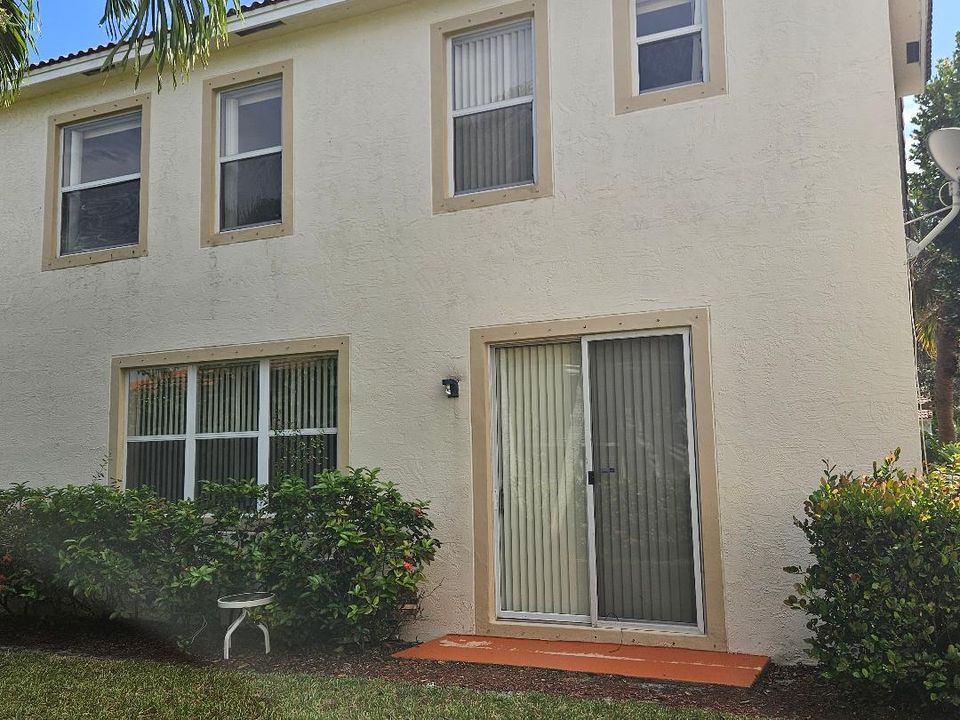 Active With Contract: $475,000 (4 beds, 2 baths, 1840 Square Feet)