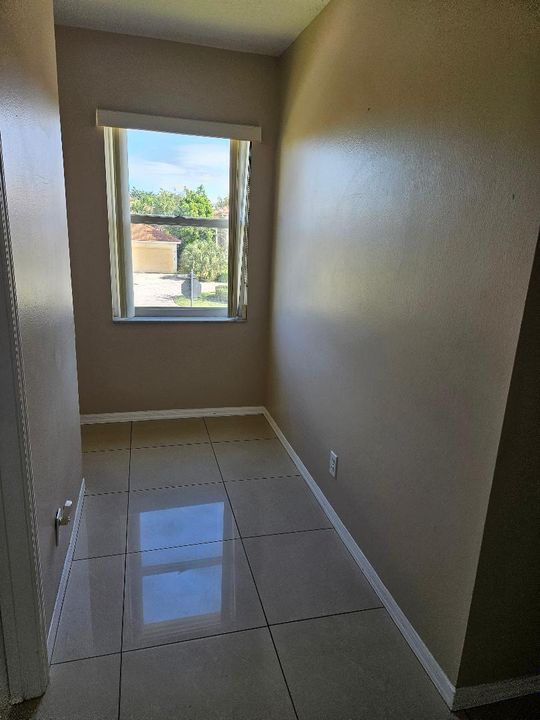 Active With Contract: $475,000 (4 beds, 2 baths, 1840 Square Feet)