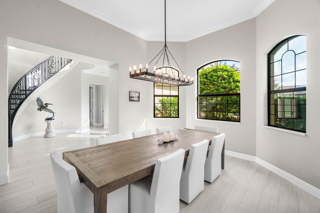 Activo con contrato: $1,719,000 (5 camas, 5 baños, 3932 Pies cuadrados)