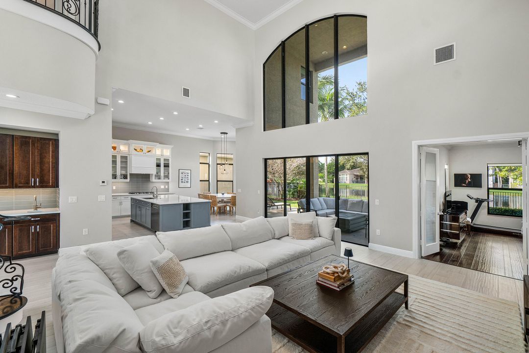 Activo con contrato: $1,719,000 (5 camas, 5 baños, 3932 Pies cuadrados)