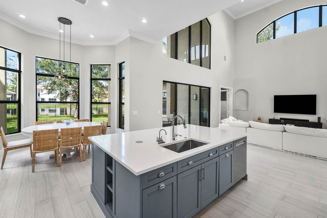 Activo con contrato: $1,719,000 (5 camas, 5 baños, 3932 Pies cuadrados)