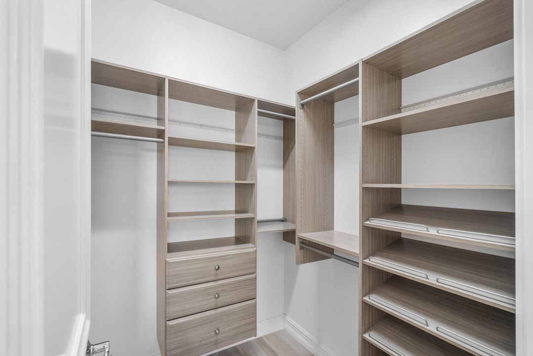 Activo con contrato: $1,719,000 (5 camas, 5 baños, 3932 Pies cuadrados)