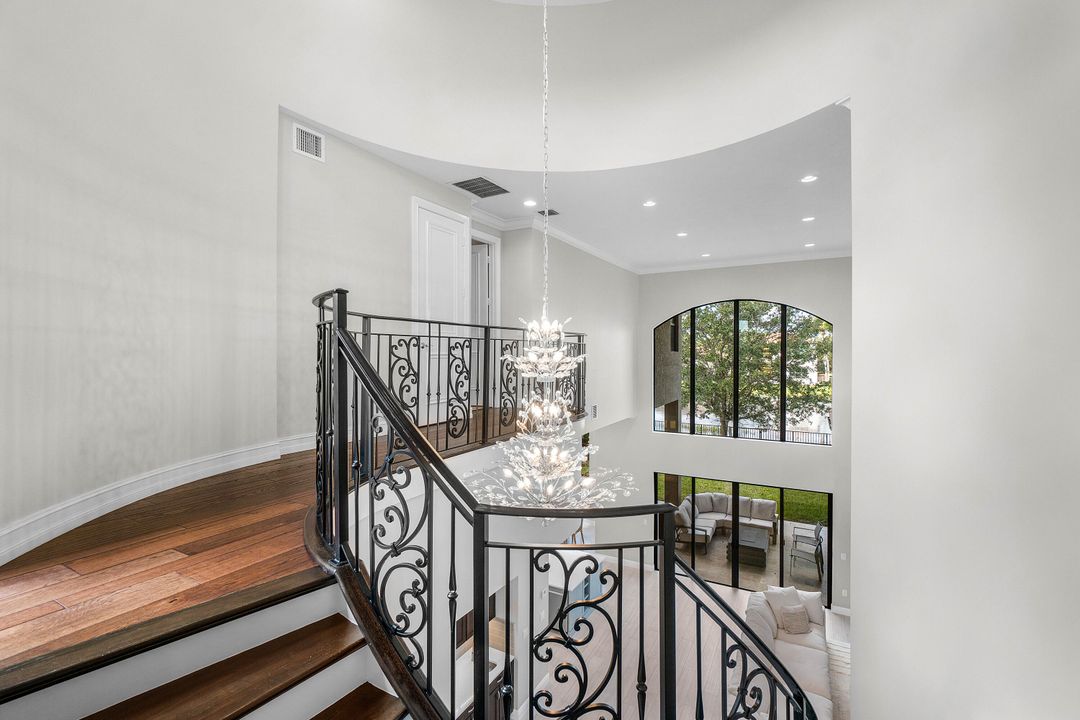 Activo con contrato: $1,719,000 (5 camas, 5 baños, 3932 Pies cuadrados)