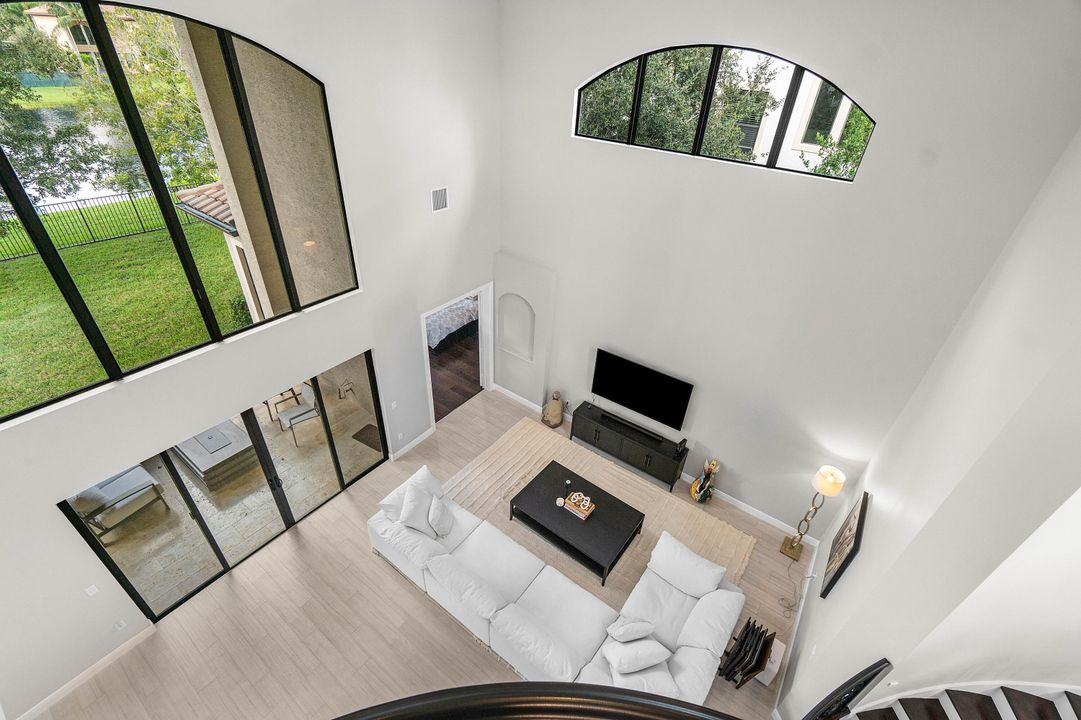 Activo con contrato: $1,719,000 (5 camas, 5 baños, 3932 Pies cuadrados)