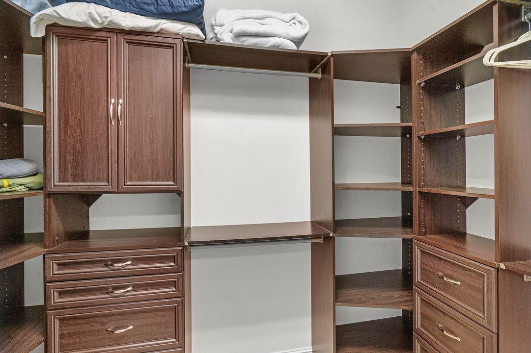 Activo con contrato: $1,719,000 (5 camas, 5 baños, 3932 Pies cuadrados)