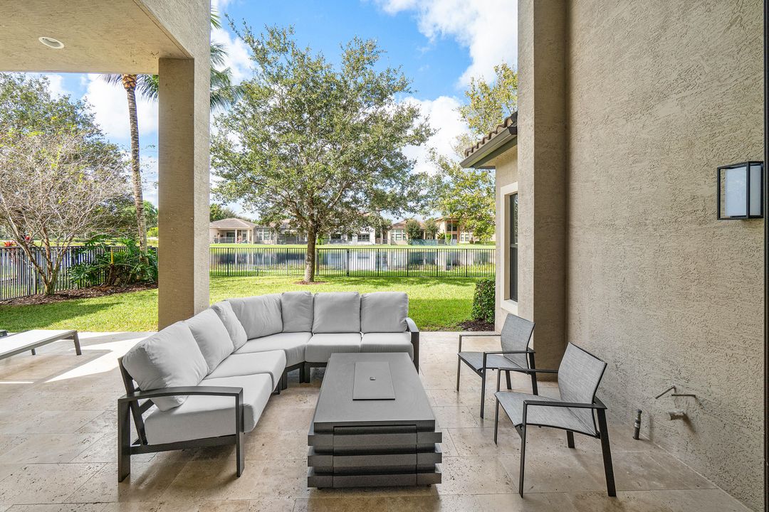 Activo con contrato: $1,719,000 (5 camas, 5 baños, 3932 Pies cuadrados)