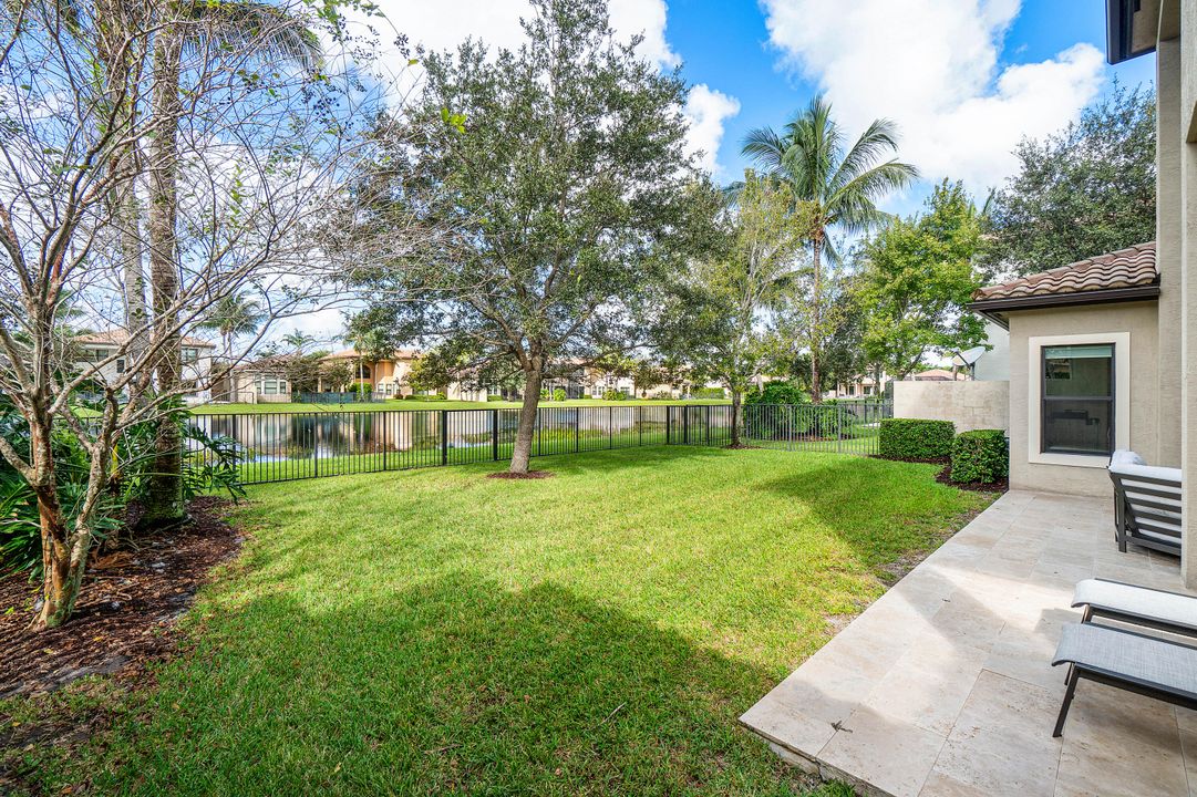 Activo con contrato: $1,719,000 (5 camas, 5 baños, 3932 Pies cuadrados)