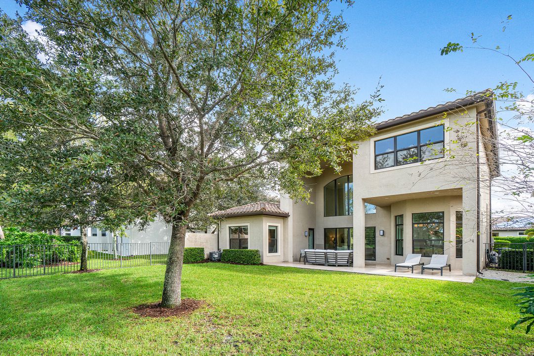 Activo con contrato: $1,719,000 (5 camas, 5 baños, 3932 Pies cuadrados)