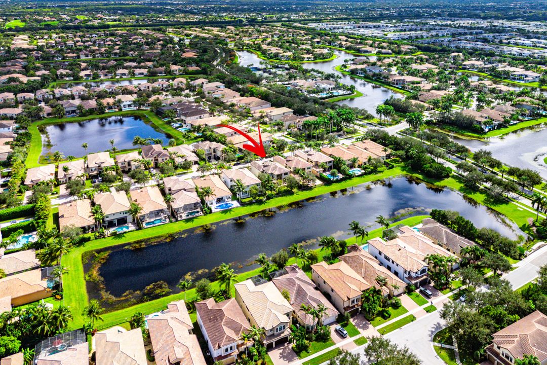 Activo con contrato: $1,719,000 (5 camas, 5 baños, 3932 Pies cuadrados)