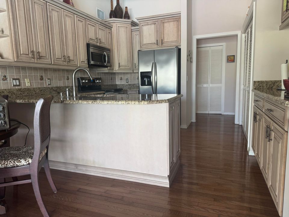 待售: $989,900 (3 贝兹, 2 浴室, 2096 平方英尺)