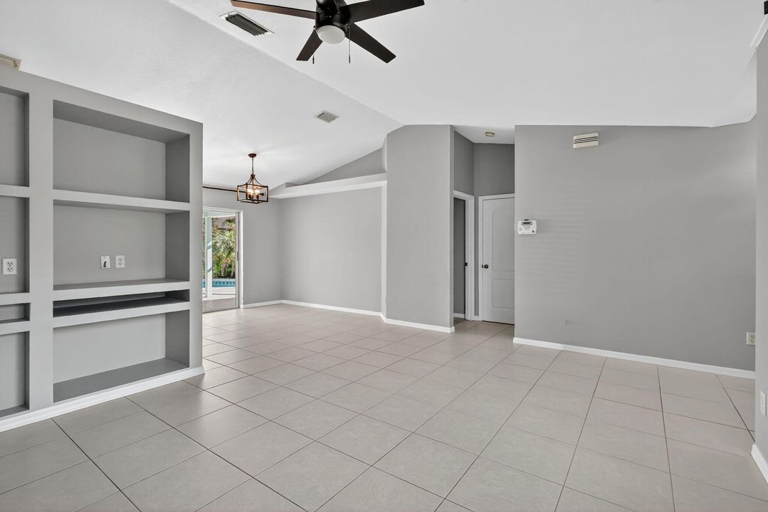 待售: $415,000 (3 贝兹, 2 浴室, 1304 平方英尺)