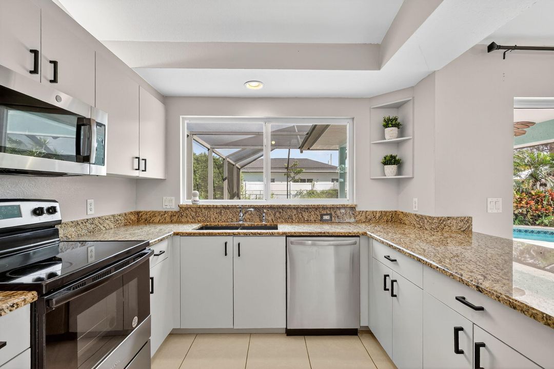 待售: $415,000 (3 贝兹, 2 浴室, 1304 平方英尺)