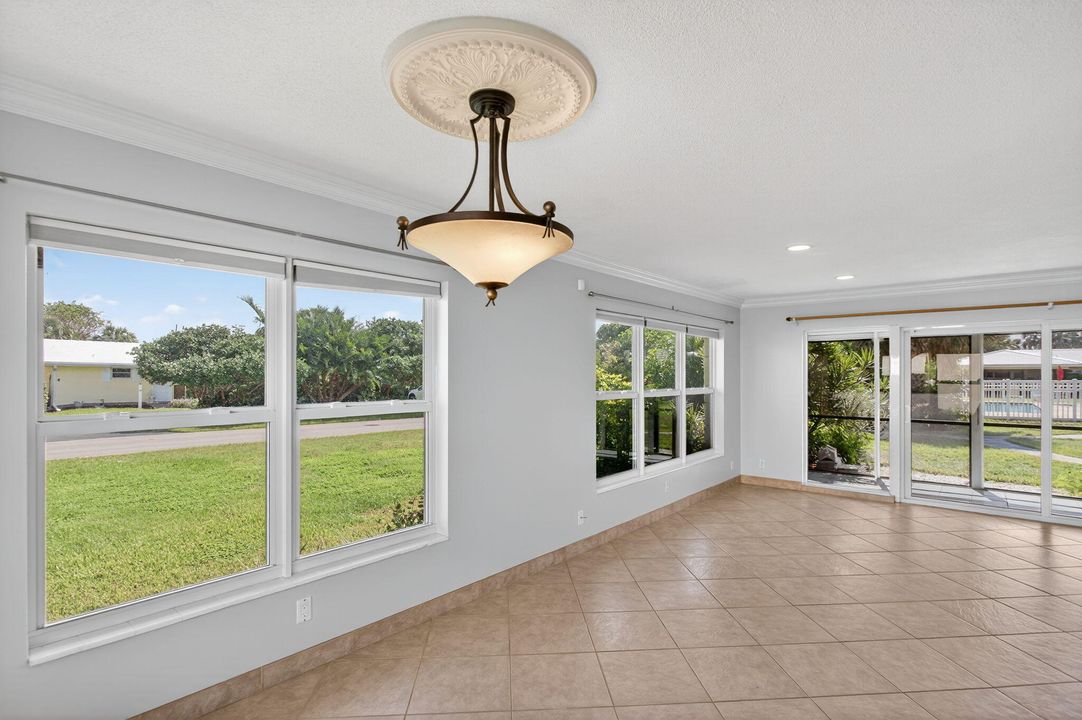 合同活跃: $3,000 (2 贝兹, 2 浴室, 1100 平方英尺)