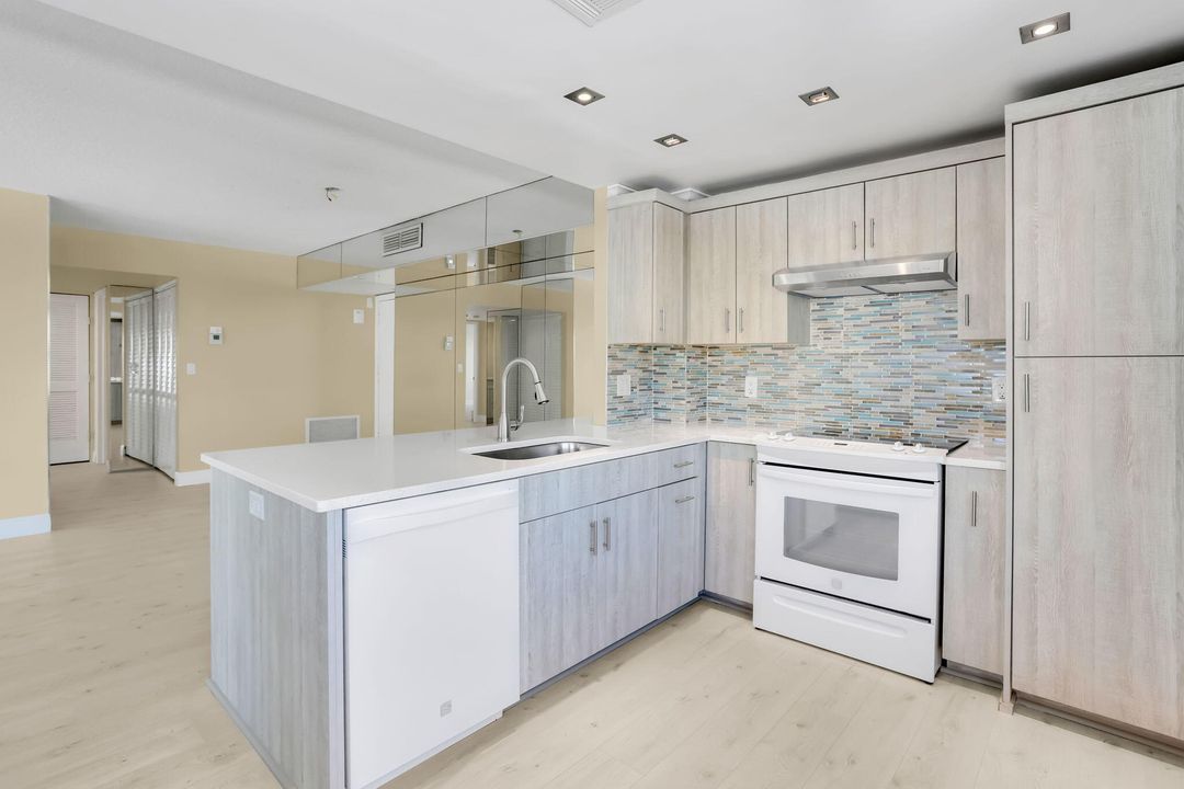 For Sale: $449,000 (2 beds, 2 baths, 1265 Square Feet)