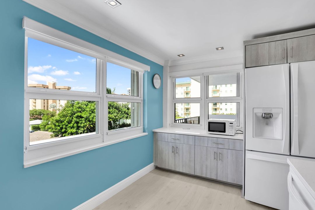 For Sale: $449,000 (2 beds, 2 baths, 1265 Square Feet)