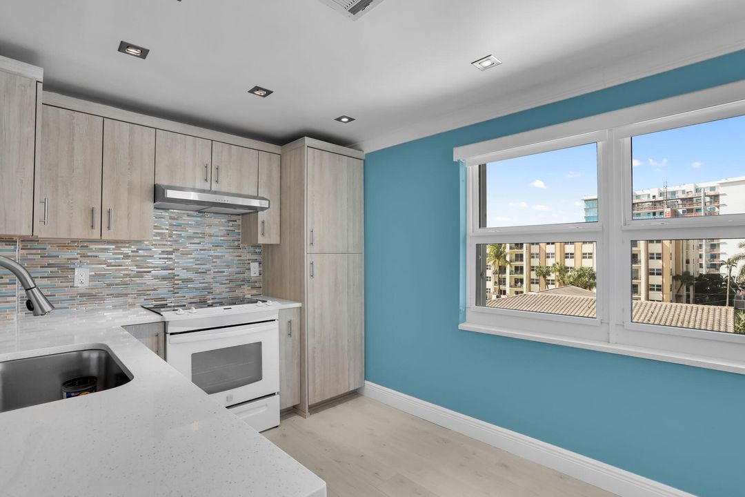 For Sale: $449,000 (2 beds, 2 baths, 1265 Square Feet)