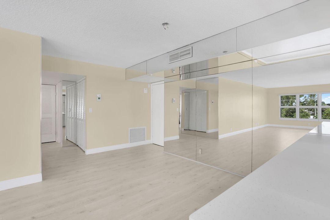 For Sale: $449,000 (2 beds, 2 baths, 1265 Square Feet)