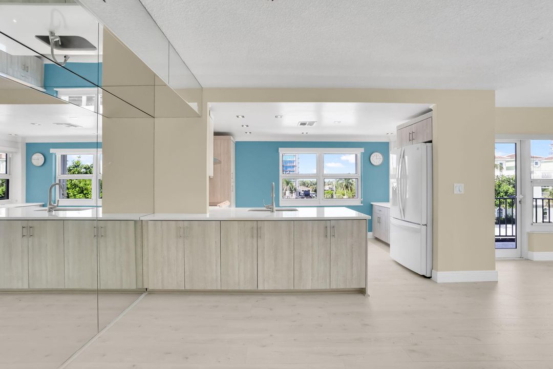 For Sale: $449,000 (2 beds, 2 baths, 1265 Square Feet)