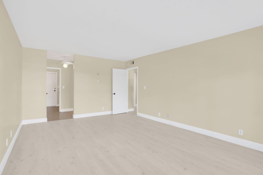 For Sale: $449,000 (2 beds, 2 baths, 1265 Square Feet)