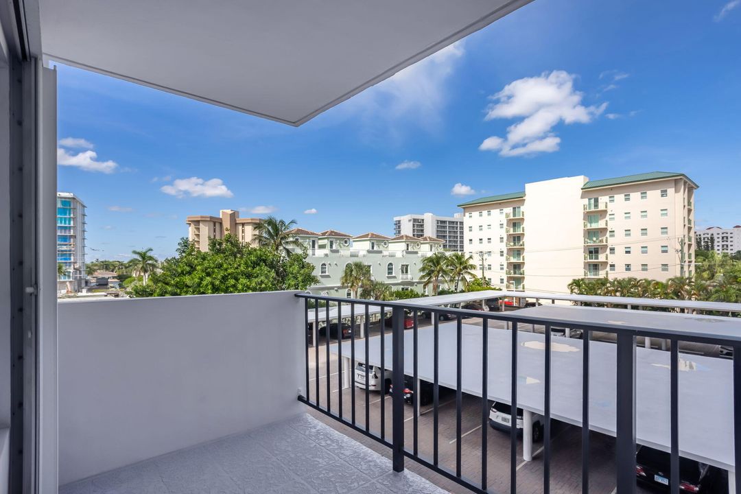 For Sale: $449,000 (2 beds, 2 baths, 1265 Square Feet)