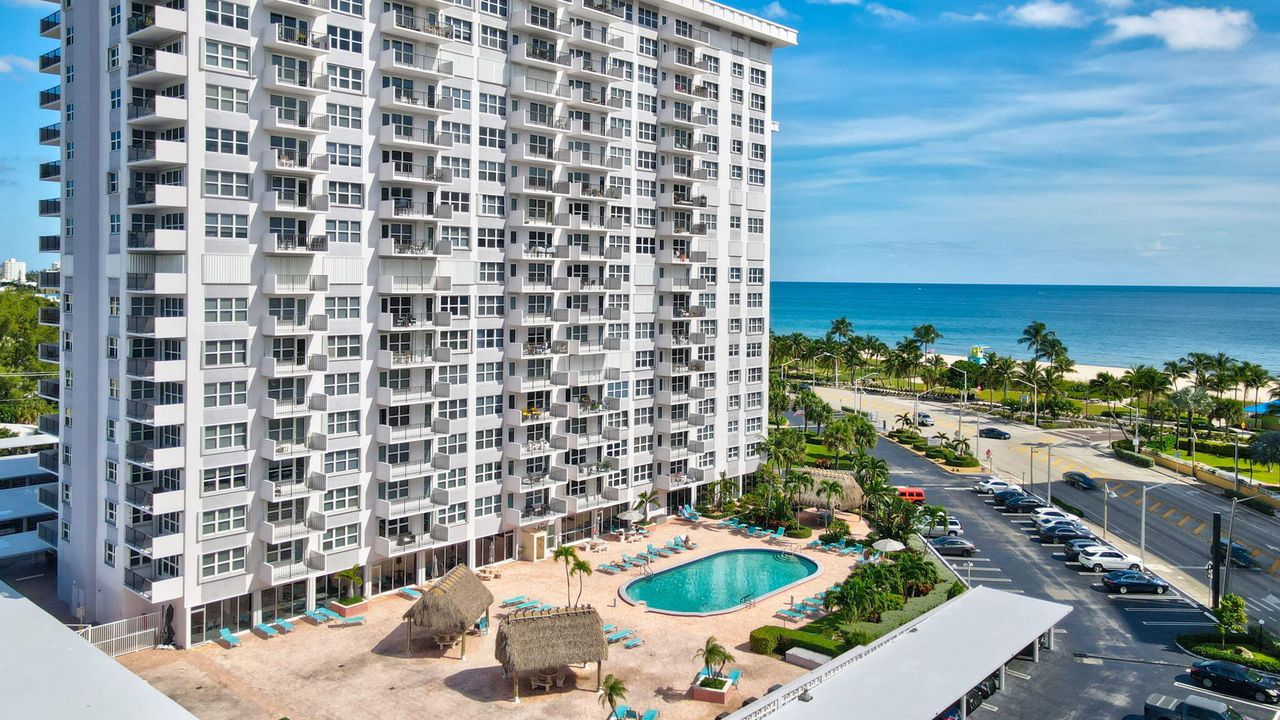 For Sale: $449,000 (2 beds, 2 baths, 1265 Square Feet)