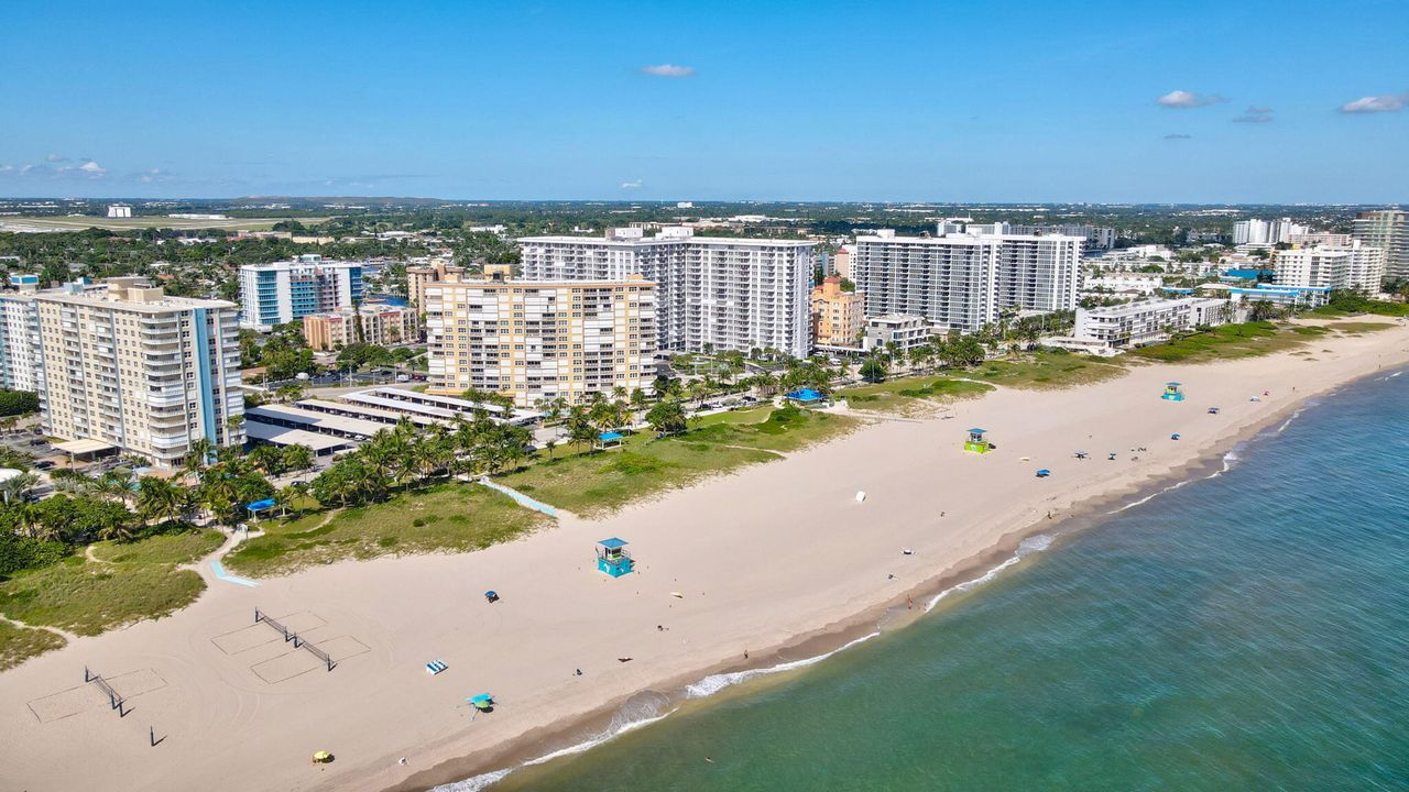 For Sale: $449,000 (2 beds, 2 baths, 1265 Square Feet)