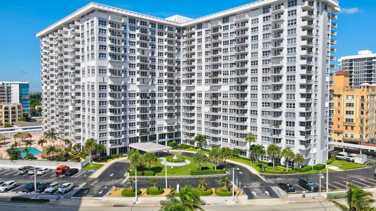 For Sale: $449,000 (2 beds, 2 baths, 1265 Square Feet)