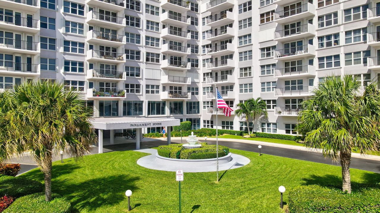 For Sale: $449,000 (2 beds, 2 baths, 1265 Square Feet)