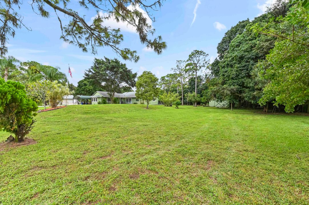 For Sale: $673,000 (5 beds, 3 baths, 2500 Square Feet)