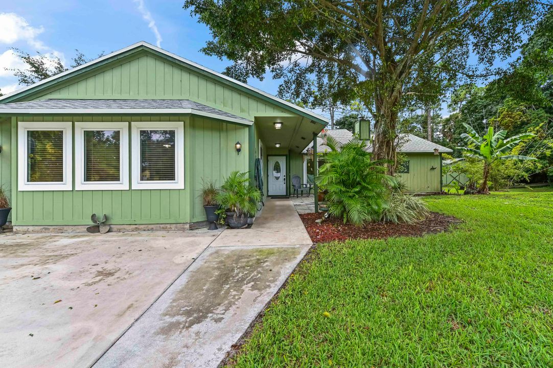 For Sale: $673,000 (5 beds, 3 baths, 2500 Square Feet)