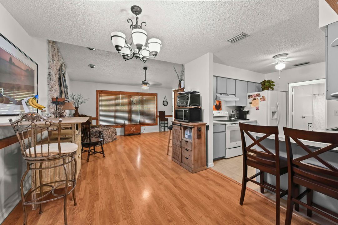 For Sale: $673,000 (5 beds, 3 baths, 2500 Square Feet)