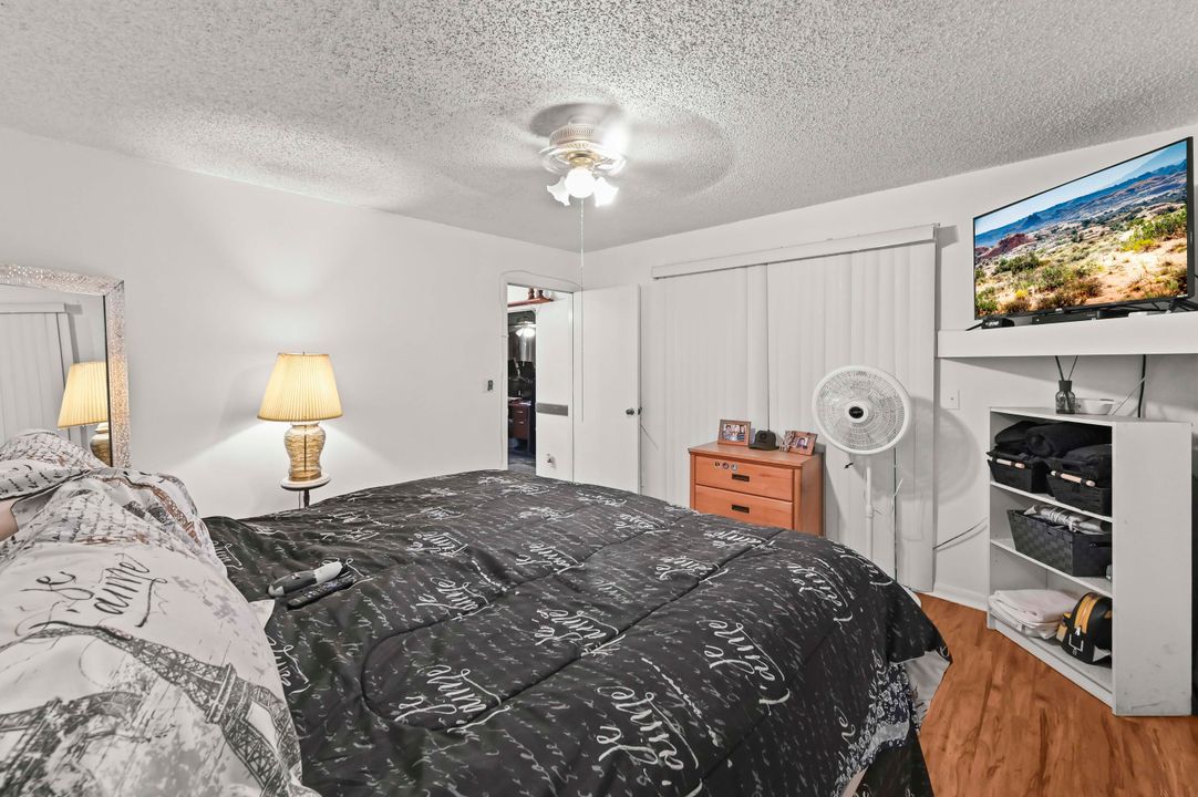 For Sale: $673,000 (5 beds, 3 baths, 2500 Square Feet)