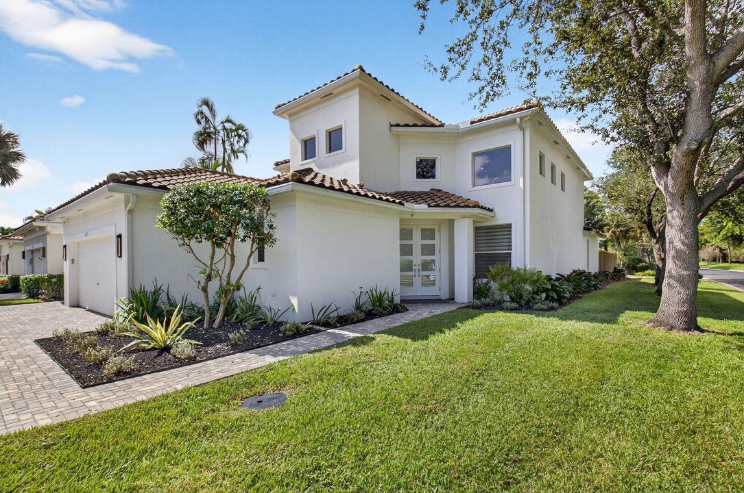 Под контрактом: $1,195,000 (4 спален, 3 ванн, 3081 Квадратных фут)