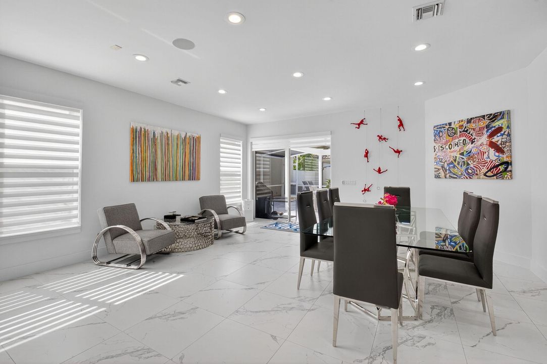 Под контрактом: $1,195,000 (4 спален, 3 ванн, 3081 Квадратных фут)