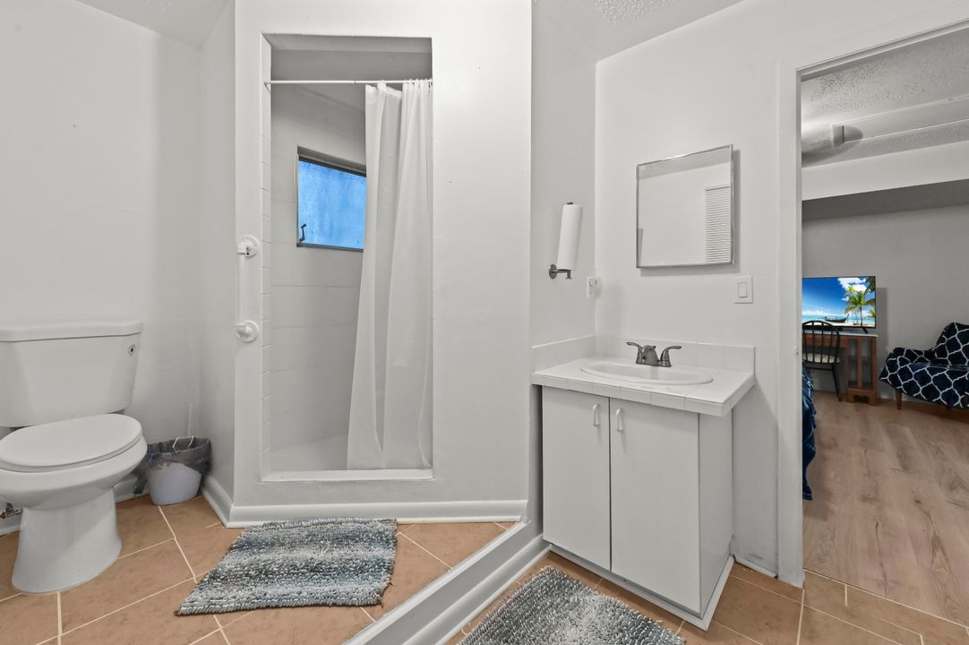 For Sale: $673,000 (5 beds, 3 baths, 2500 Square Feet)