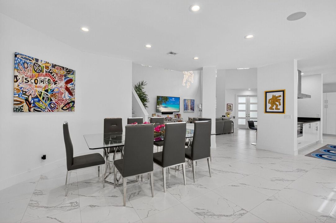 Под контрактом: $1,195,000 (4 спален, 3 ванн, 3081 Квадратных фут)